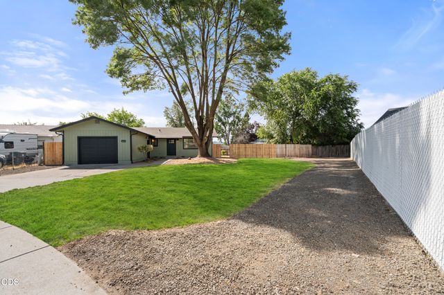 2417 Flanders Street, White City, OR 97503