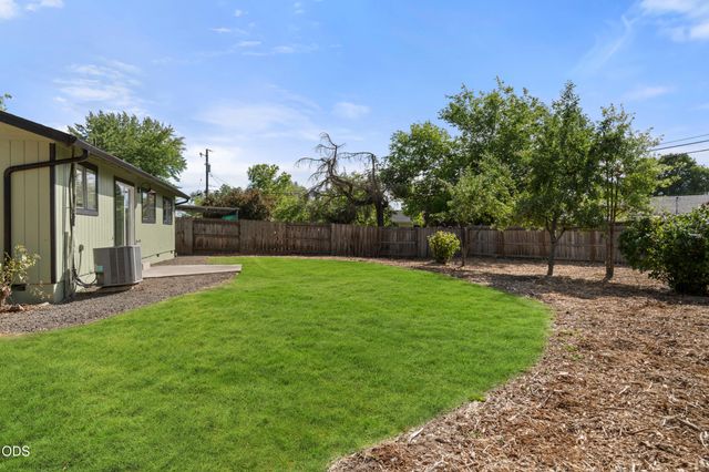 2417 Flanders Street, White City, OR 97503