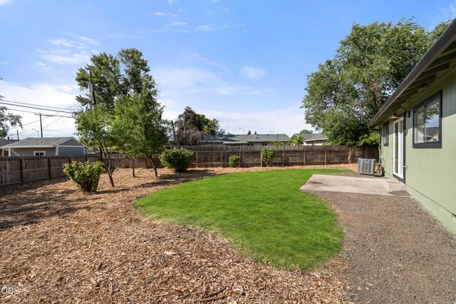 2417 Flanders Street, White City, OR 97503