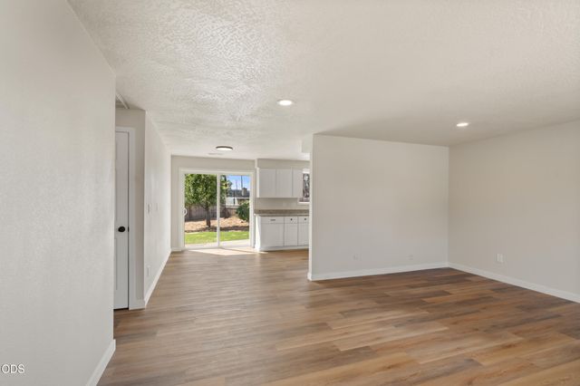 2417 Flanders Street, White City, OR 97503