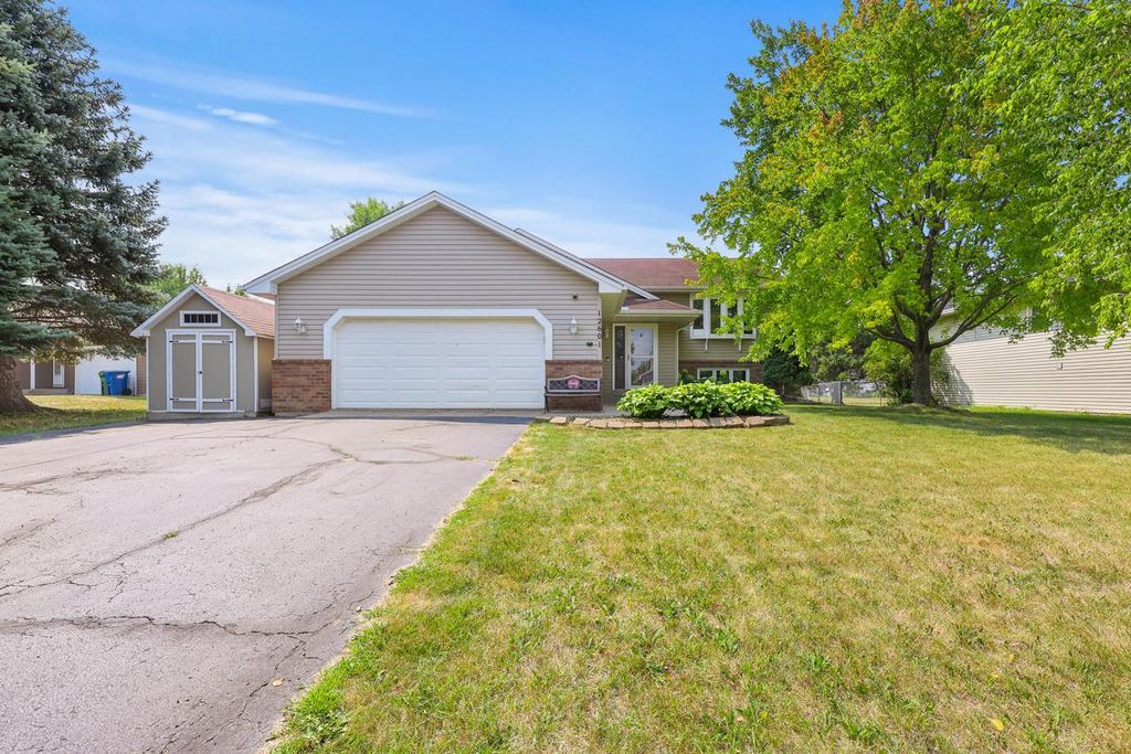 12601 92nd Place N, Maple Grove, MN 55369