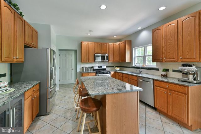 414 FOREST LN, North Wales, PA 19454