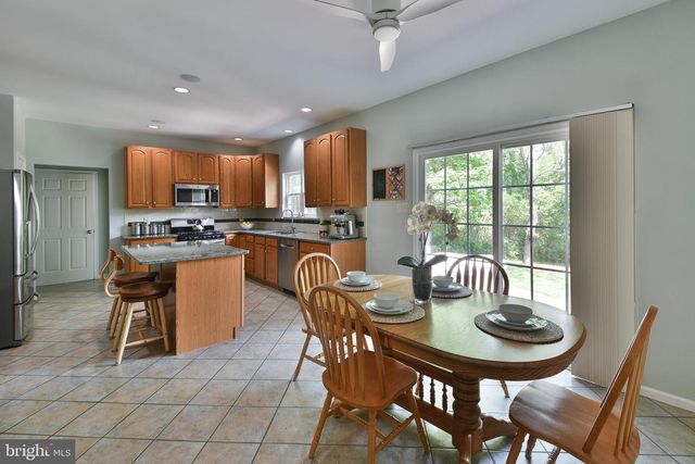 414 FOREST LN, North Wales, PA 19454