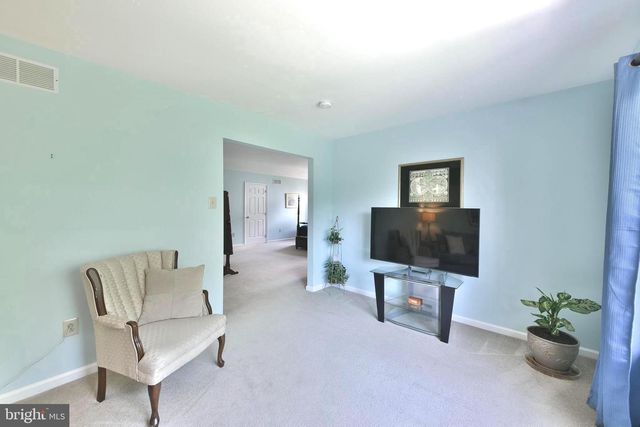 414 FOREST LN, North Wales, PA 19454