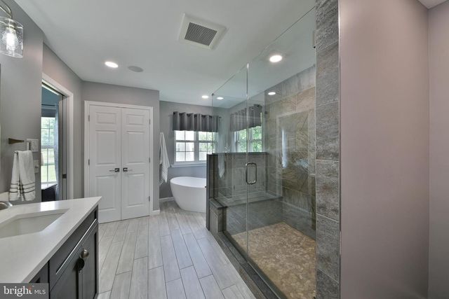 414 FOREST LN, North Wales, PA 19454