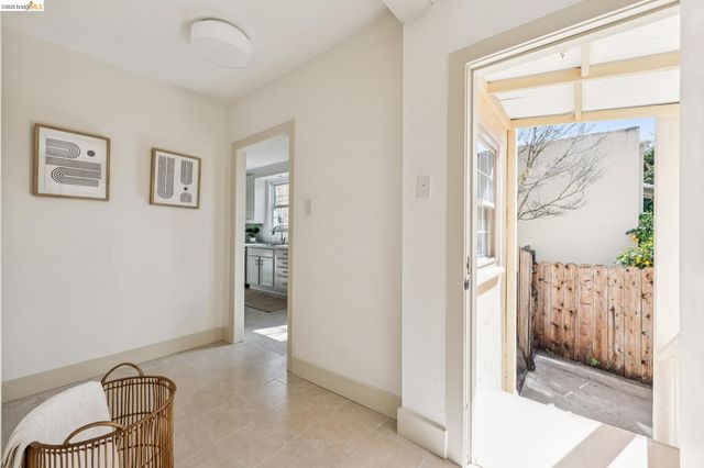 2833 Morgan Avenue, Oakland, CA 94602