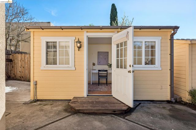 2833 Morgan Avenue, Oakland, CA 94602