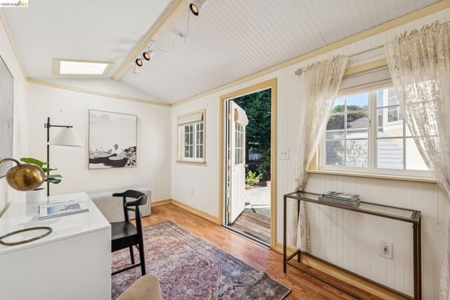 2833 Morgan Avenue, Oakland, CA 94602