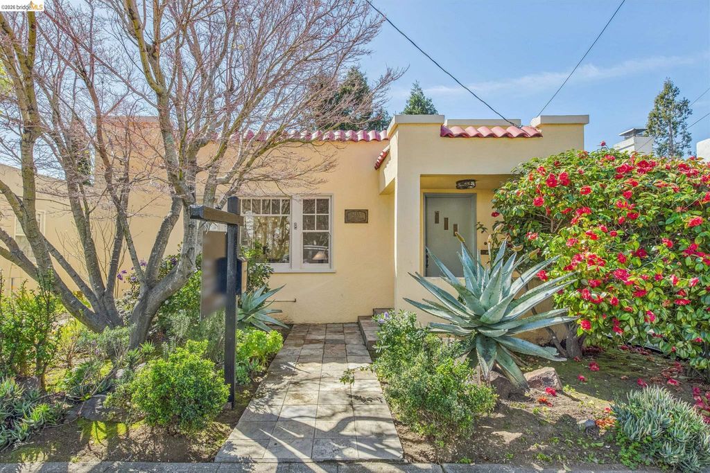 2833 Morgan Avenue, Oakland, CA 94602