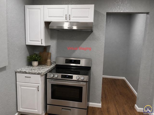 3542 SW Kerry AVE, Topeka, KS 66611
