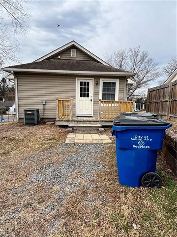 711 South Street, Mount Airy, NC 27030