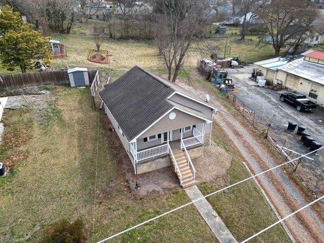 711 South Street, Mount Airy, NC 27030