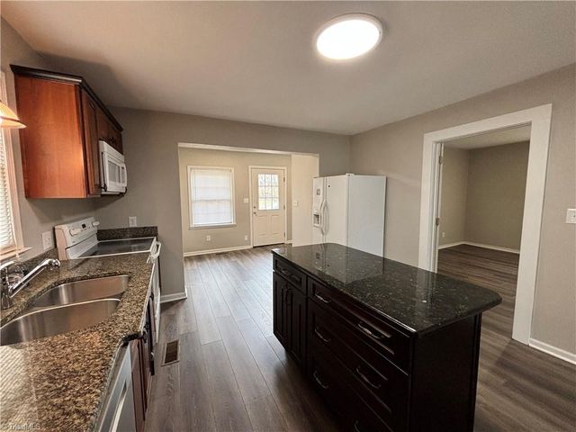 711 South Street, Mount Airy, NC 27030