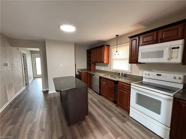 711 South Street, Mount Airy, NC 27030