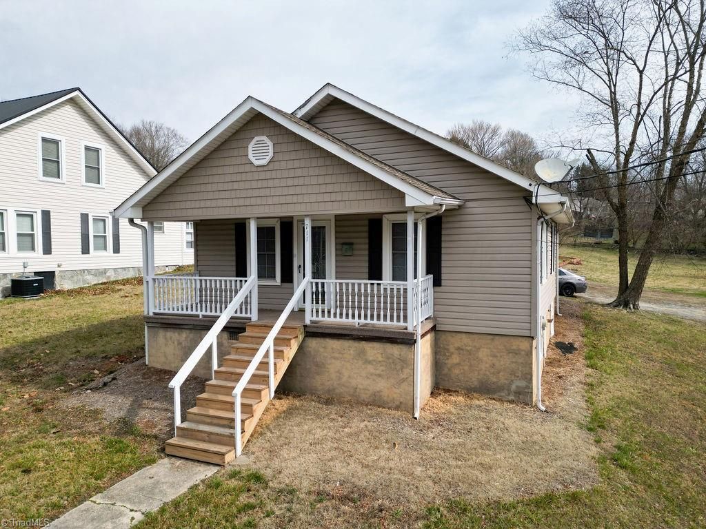711 South Street, Mount Airy, NC 27030