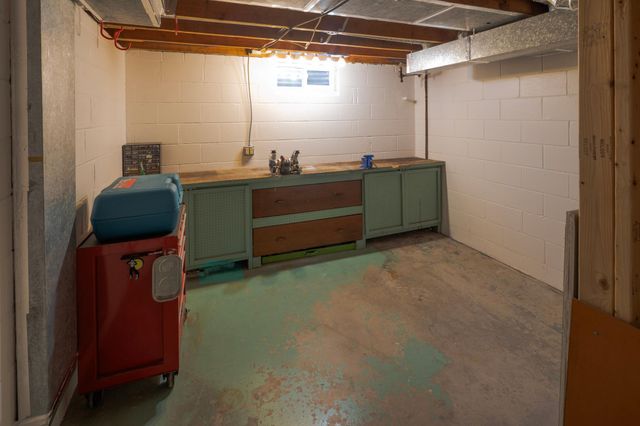 2420 Dunlap Street N, Roseville, MN 55113