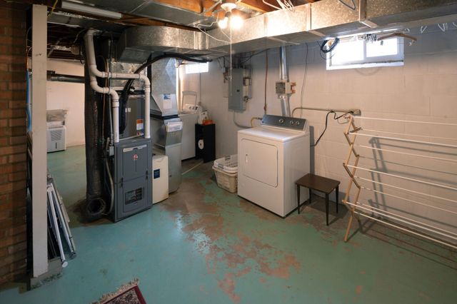 2420 Dunlap Street N, Roseville, MN 55113