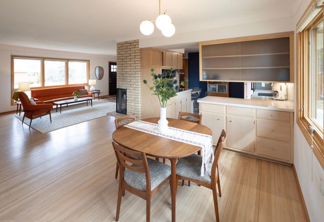 2420 Dunlap Street N, Roseville, MN 55113