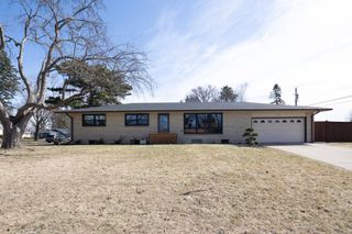 2420 Dunlap Street N, Roseville, MN 55113