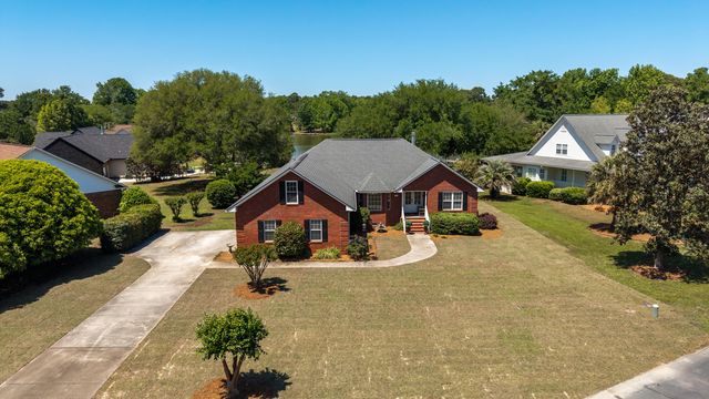 25 Plantation Drive, Manning, SC 29102