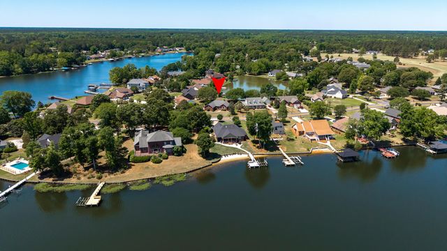 25 Plantation Drive, Manning, SC 29102