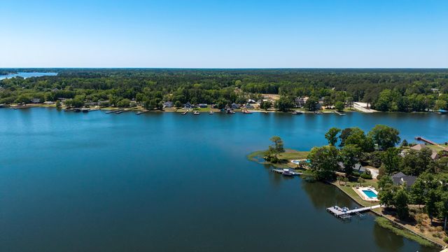 25 Plantation Drive, Manning, SC 29102