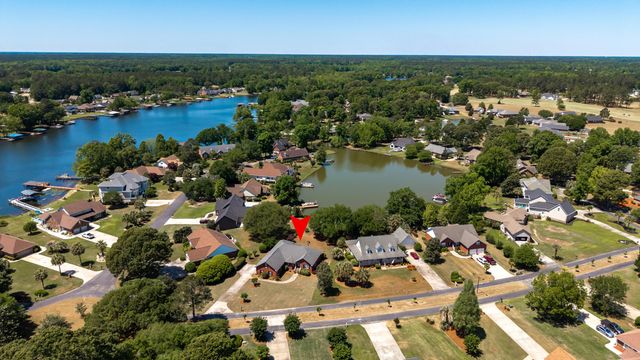 25 Plantation Drive, Manning, SC 29102