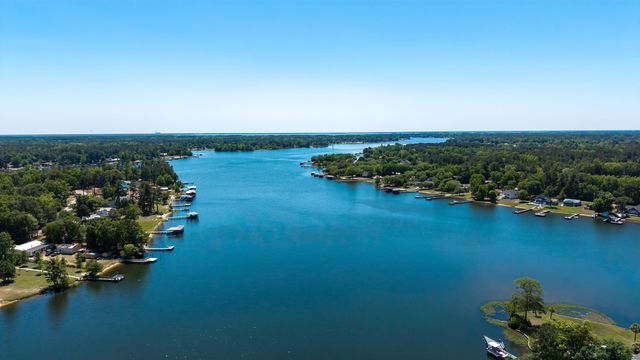 25 Plantation Drive, Manning, SC 29102