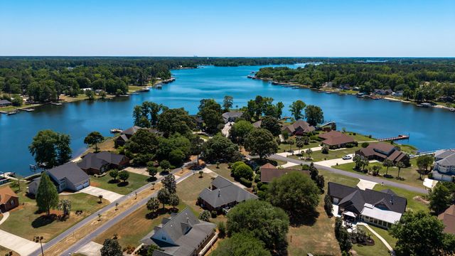 25 Plantation Drive, Manning, SC 29102
