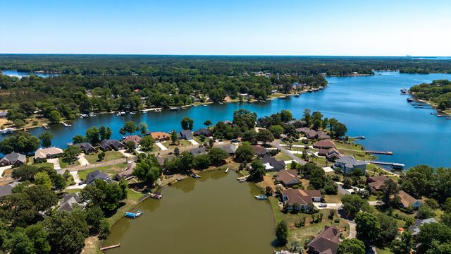 25 Plantation Drive, Manning, SC 29102