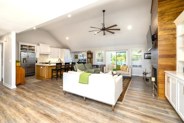25 Plantation Drive, Manning, SC 29102