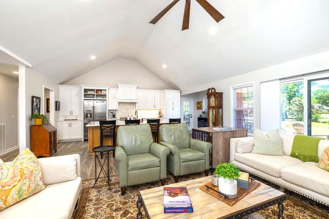 25 Plantation Drive, Manning, SC 29102