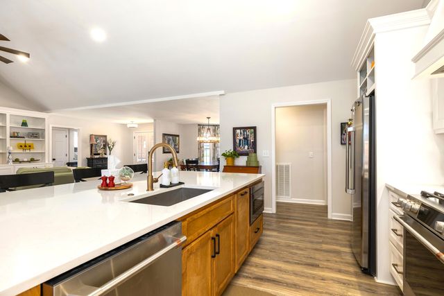 25 Plantation Drive, Manning, SC 29102