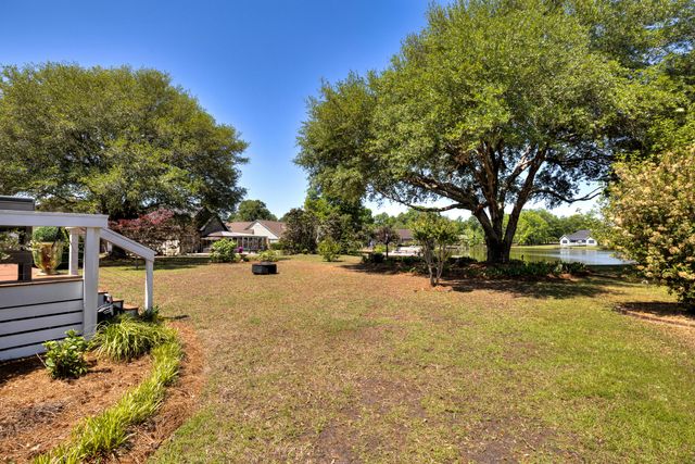 25 Plantation Drive, Manning, SC 29102