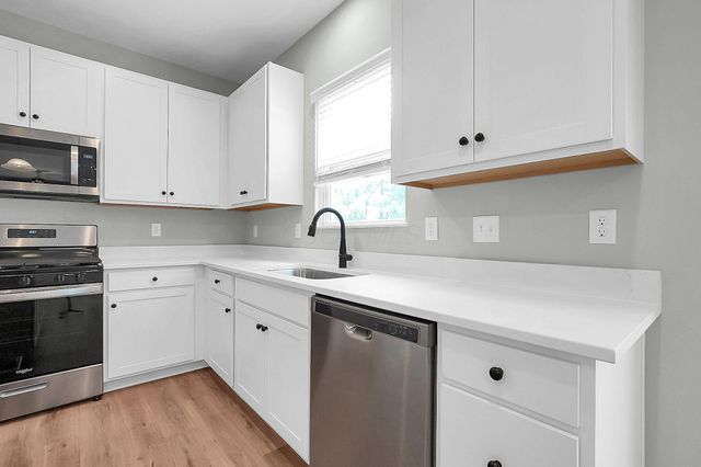 56 Chambers Bay Road, Commercial Point, OH 43116