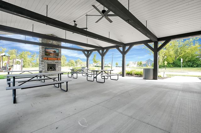 56 Chambers Bay Road, Commercial Point, OH 43116