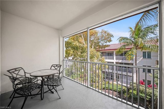 221 9th ST S 313, Naples, FL 34102