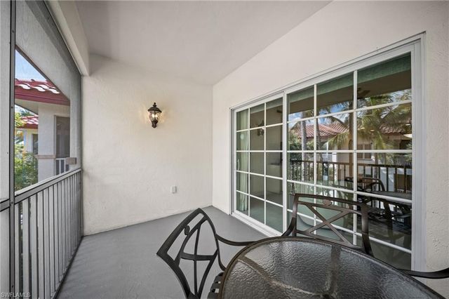 221 9th ST S 313, Naples, FL 34102
