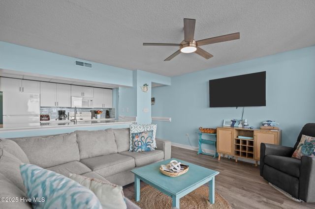 901 S Lake Park Boulevard Unit 304, Carolina Beach, NC 28428