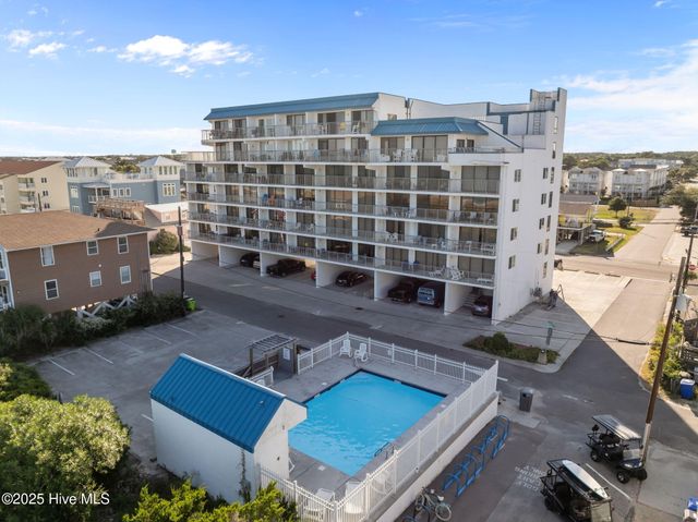 901 S Lake Park Boulevard Unit 304, Carolina Beach, NC 28428