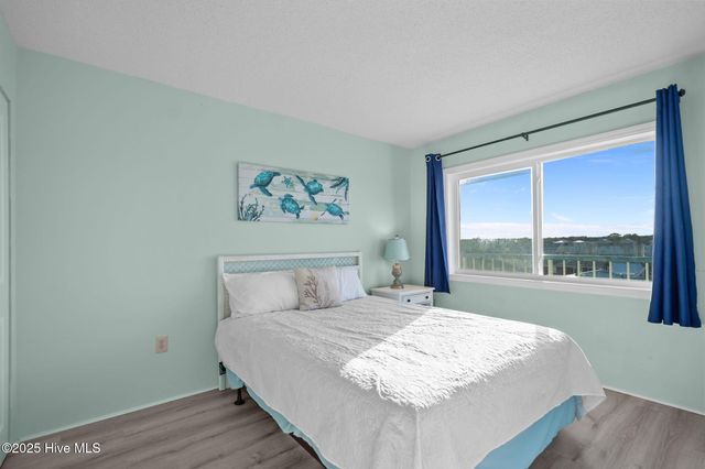901 S Lake Park Boulevard Unit 304, Carolina Beach, NC 28428