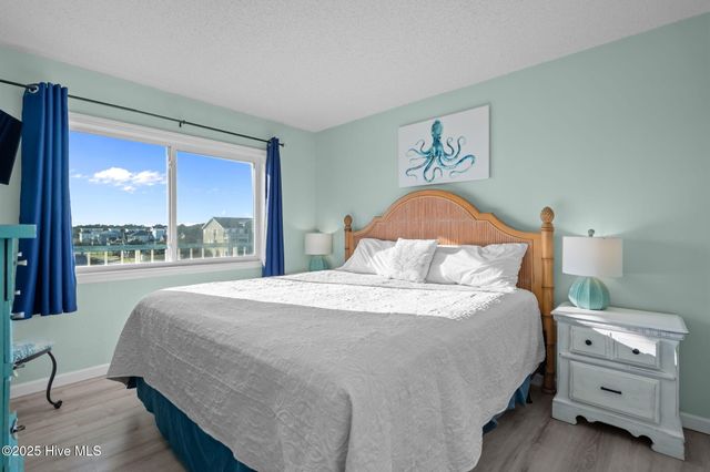 901 S Lake Park Boulevard Unit 304, Carolina Beach, NC 28428