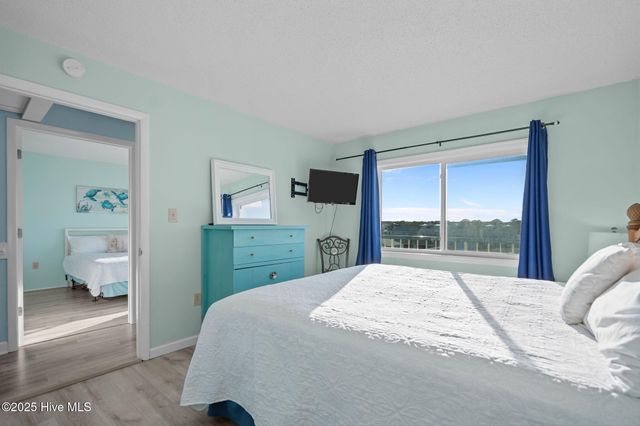 901 S Lake Park Boulevard Unit 304, Carolina Beach, NC 28428
