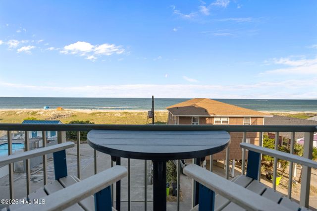 901 S Lake Park Boulevard Unit 304, Carolina Beach, NC 28428