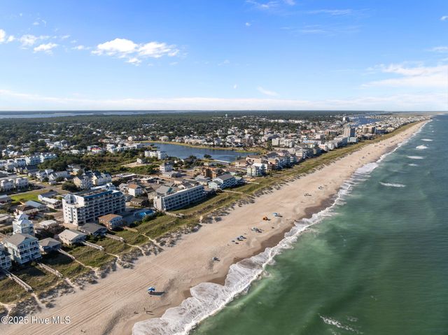 901 S Lake Park Boulevard Unit 304, Carolina Beach, NC 28428