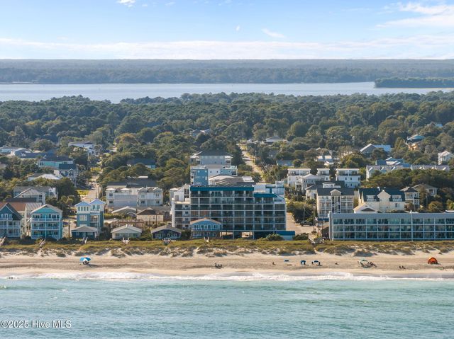 901 S Lake Park Boulevard Unit 304, Carolina Beach, NC 28428