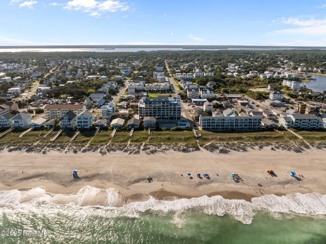 901 S Lake Park Boulevard Unit 304, Carolina Beach, NC 28428