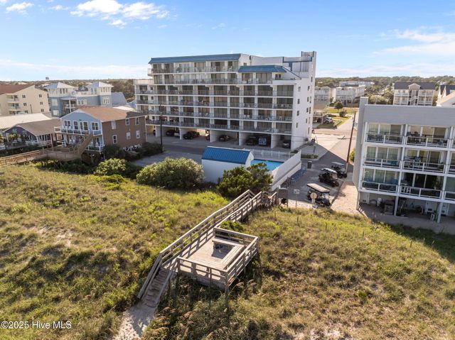 901 S Lake Park Boulevard Unit 304, Carolina Beach, NC 28428