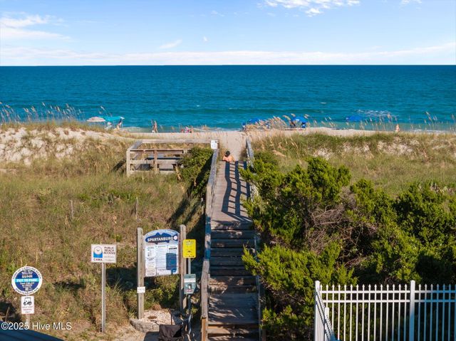 901 S Lake Park Boulevard Unit 304, Carolina Beach, NC 28428