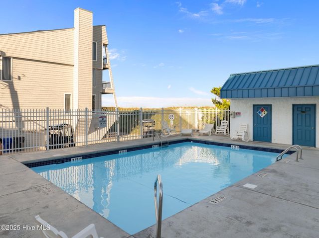 901 S Lake Park Boulevard Unit 304, Carolina Beach, NC 28428